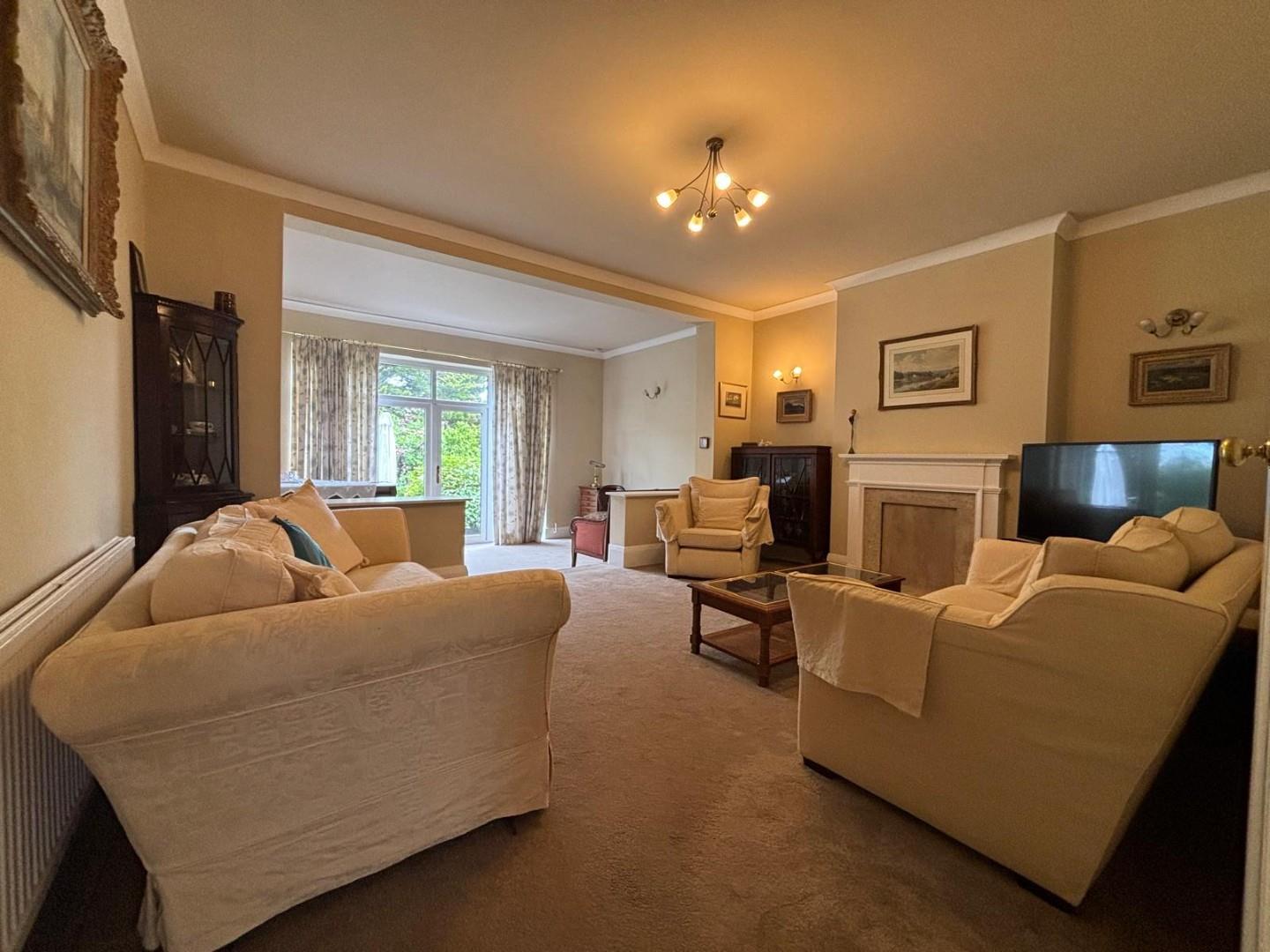 Lyndhurst Avenue, Mill Hill, NW7, London